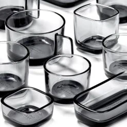 Serax Bol Carré En Verre Fumé Gris 12x12cm -Boutique Cristal d'Arques bol carre en verre fume gris 12x12cm 3