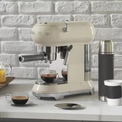 Smeg Machine à Café Expresso Crème En Inox Beige -Boutique Cristal d'Arques machine a cafe expresso creme en inox beige 3