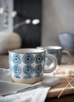 Maisons Du Monde Mug En Faïence Blanche Motifs Bleus - Lot De 2 -Boutique Cristal d'Arques mug en faience blanche motifs bleus 1000 5 24 208017 2